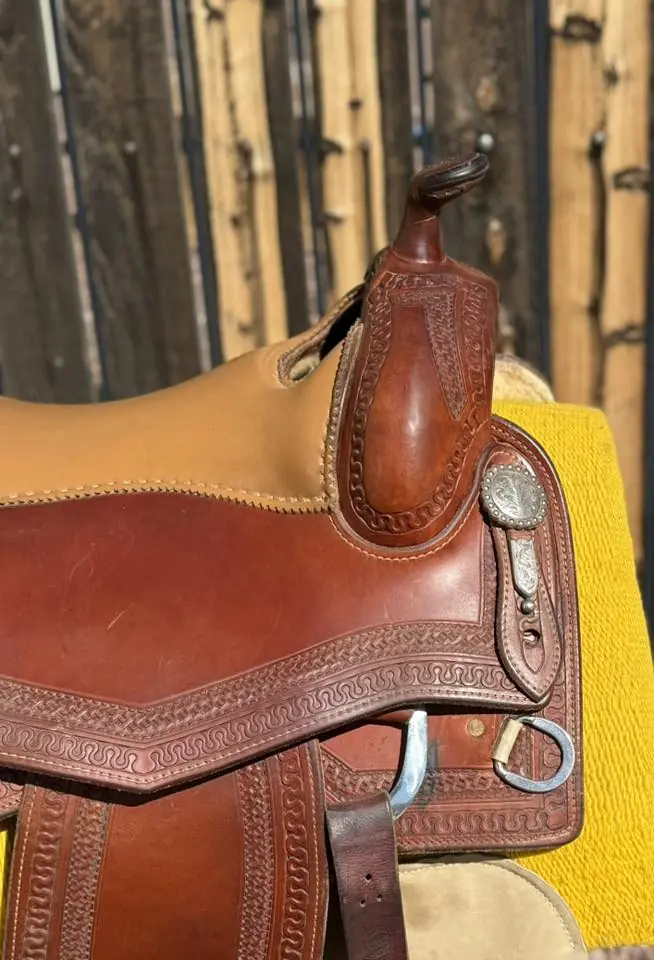 bob avila bobs custom 17 horn detail