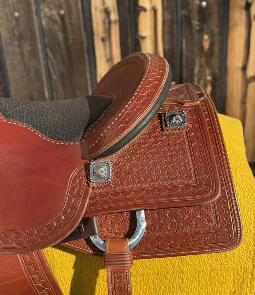 lady cowhorse bobs custom 15 5 b skirt detail